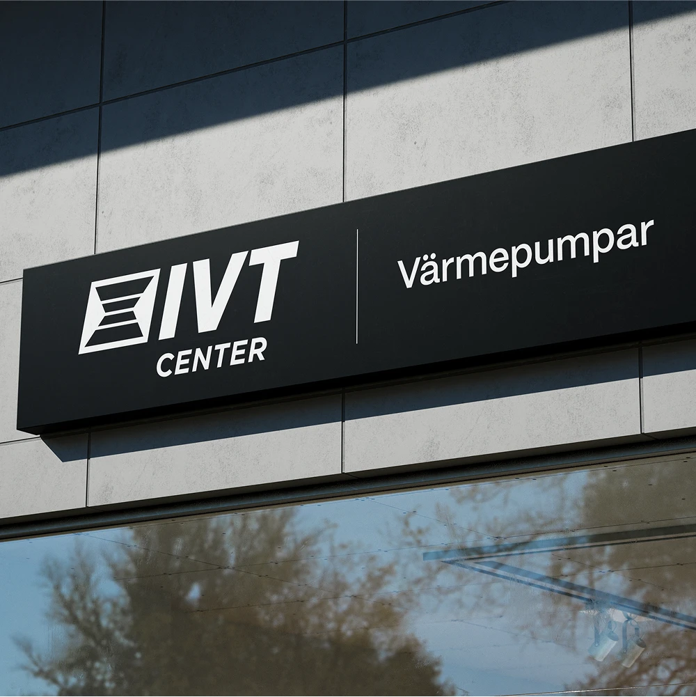 Skylt på en butik med IVT logga och texten Värmepumpar